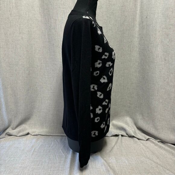 Garnet Hill Leopard Print Black Grey Wool Sweater Crew Neck Women’s Medium - Picture 4 of 12